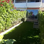 2 Etoiles Climatisé *