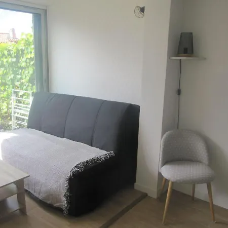 2 Etoiles Climatise 아파트 방돌