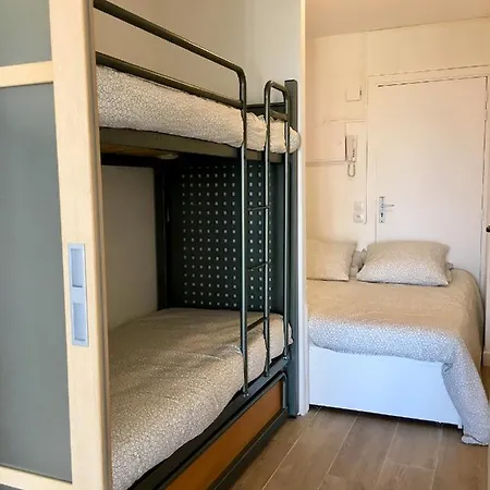 2 Etoiles Climatisé *