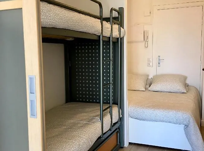 2 Etoiles Climatisé *